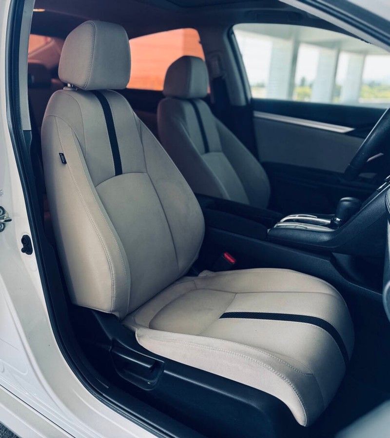 Honda Civic Sedan Vehicle Full-screen Gallery Image 23