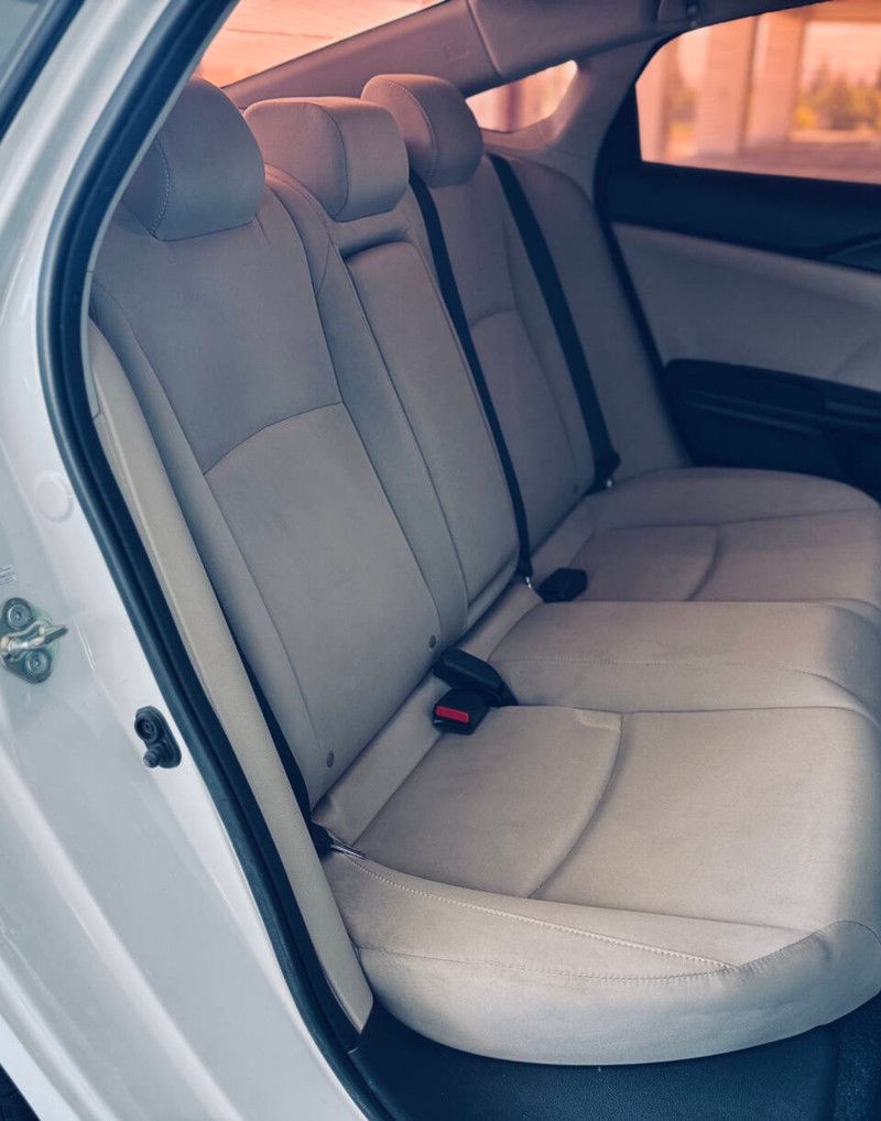 Honda Civic Sedan Vehicle Full-screen Gallery Image 25