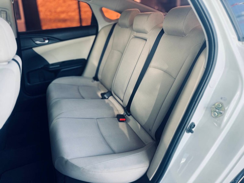 Honda Civic Sedan Vehicle Full-screen Gallery Image 27