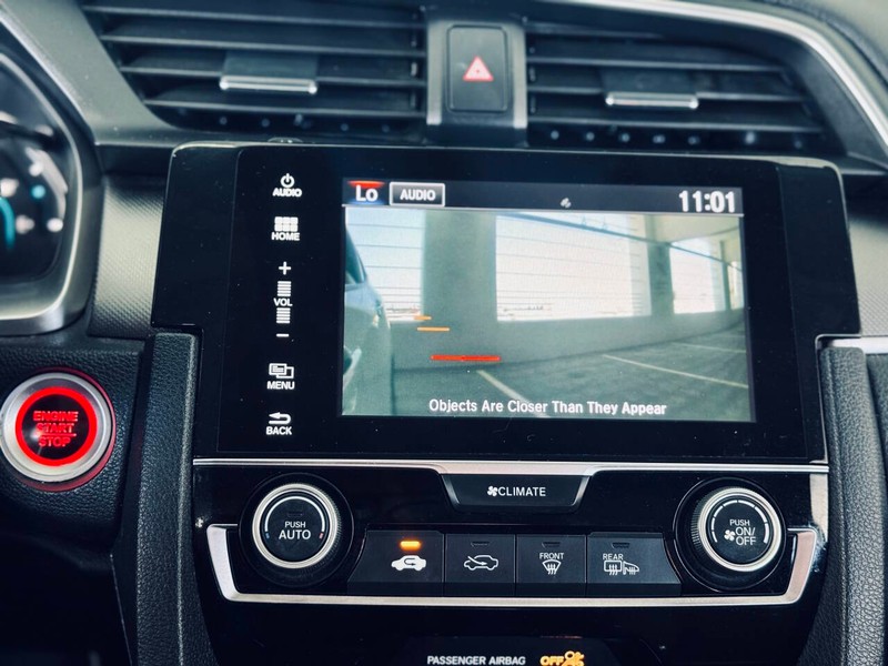 Honda Civic Sedan Vehicle Full-screen Gallery Image 30