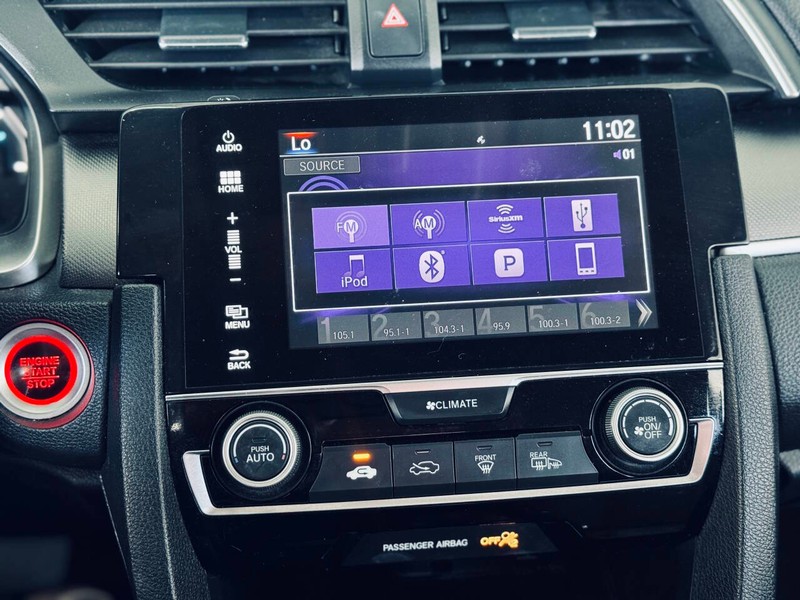 Honda Civic Sedan Vehicle Full-screen Gallery Image 31