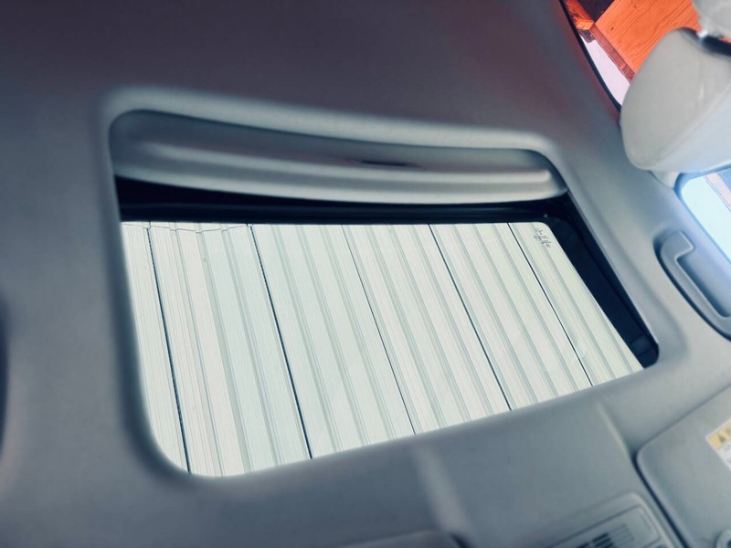Honda Civic Sedan Vehicle Full-screen Gallery Image 36