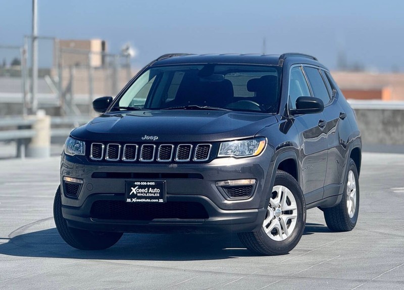 Jeep Compass Vehicle Full-screen Gallery Image 02