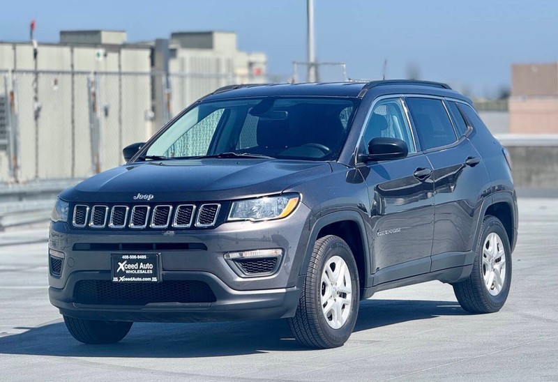 Jeep Compass Vehicle Full-screen Gallery Image 06