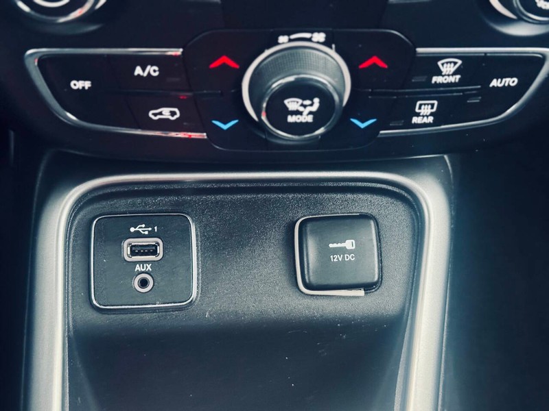 Jeep Compass Vehicle Full-screen Gallery Image 31