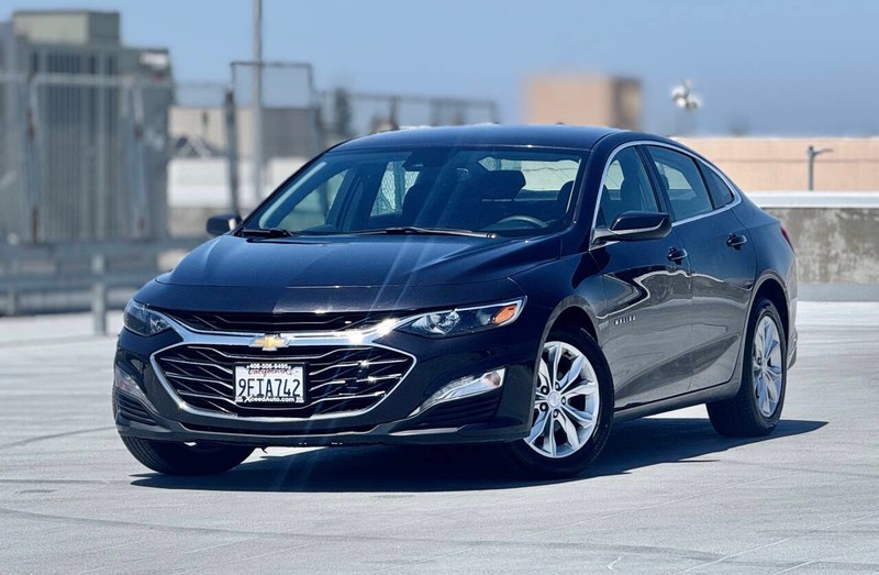 Chevrolet Malibu Vehicle Full-screen Gallery Image 02