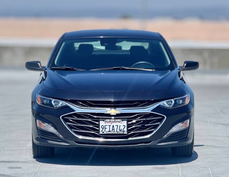 Chevrolet Malibu Vehicle Full-screen Gallery Image 04