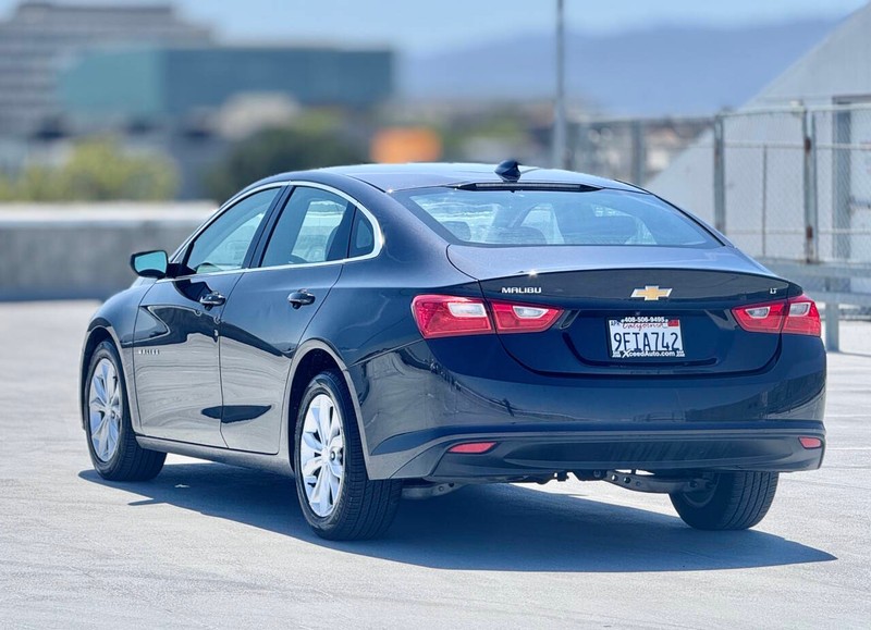 Chevrolet Malibu Vehicle Full-screen Gallery Image 08