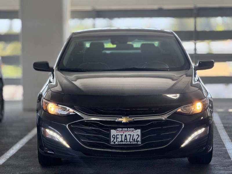 Chevrolet Malibu Vehicle Full-screen Gallery Image 12
