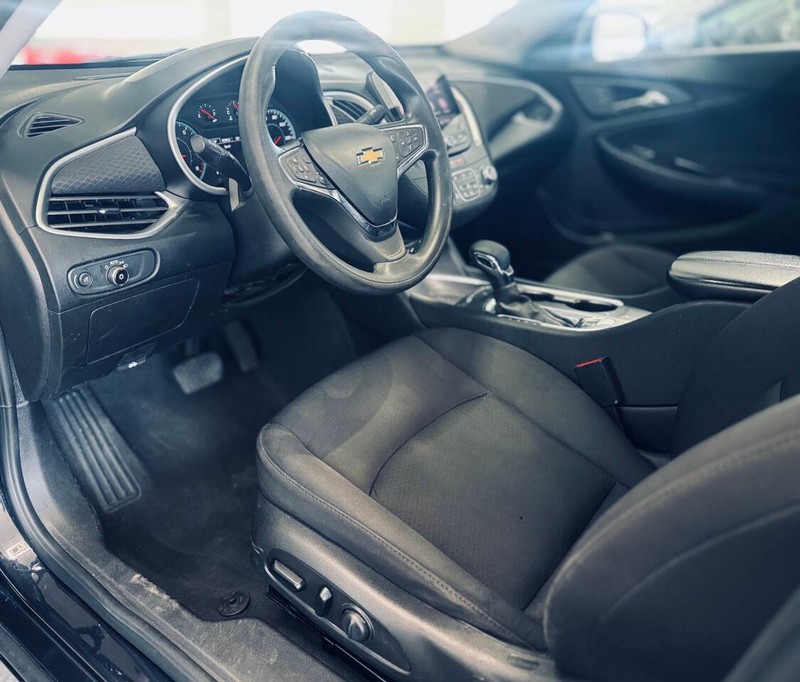 Chevrolet Malibu Vehicle Full-screen Gallery Image 16