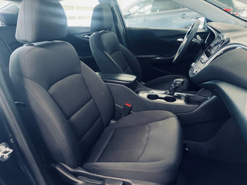 Chevrolet Malibu Vehicle Full-screen Gallery Image 17