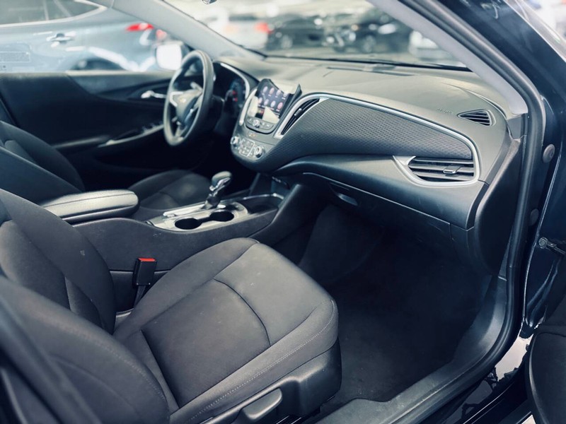 Chevrolet Malibu Vehicle Full-screen Gallery Image 19