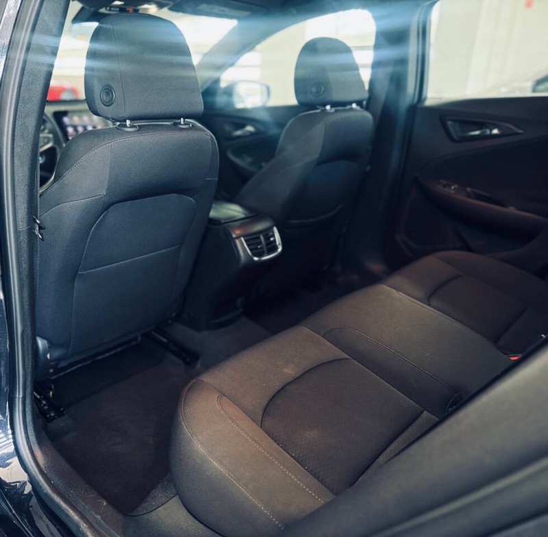 Chevrolet Malibu Vehicle Full-screen Gallery Image 21