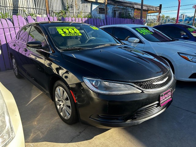 2016 Chrysler 200 LX photo 1