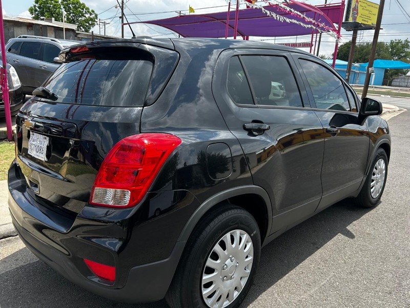 Chevrolet Trax Vehicle Full-screen Gallery Image 4