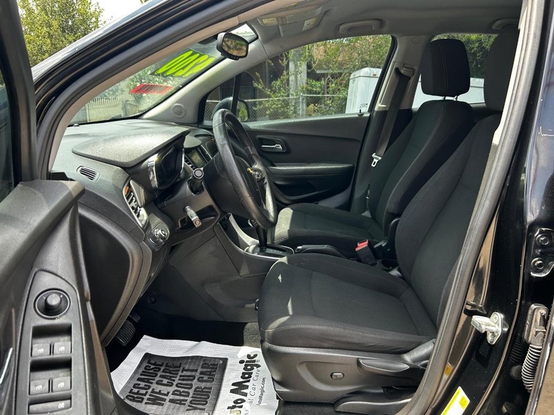 Chevrolet Trax Vehicle Full-screen Gallery Image 6