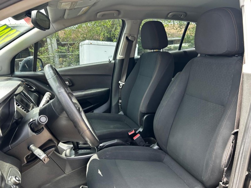 Chevrolet Trax Vehicle Full-screen Gallery Image 7