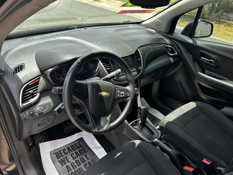 Chevrolet Trax Vehicle Full-screen Gallery Image 8