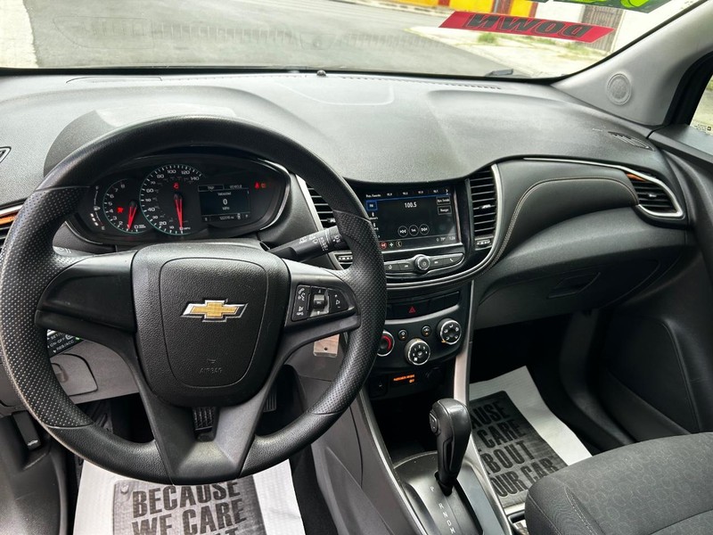 Chevrolet Trax Vehicle Full-screen Gallery Image 10