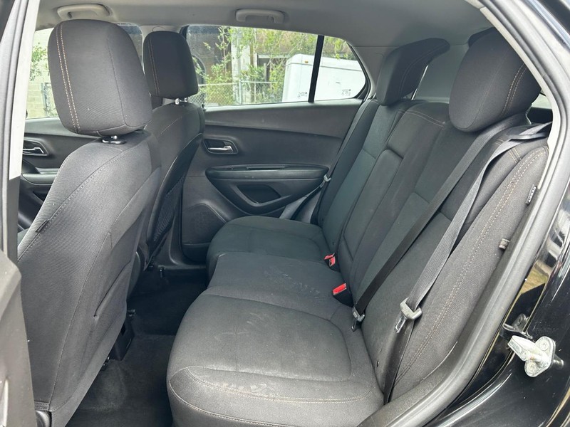 Chevrolet Trax Vehicle Full-screen Gallery Image 12