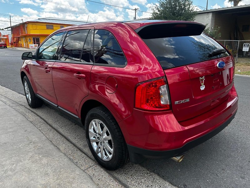 Ford Edge Vehicle Full-screen Gallery Image 6