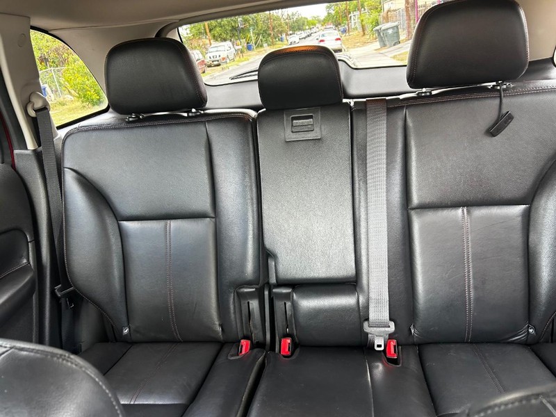 Ford Edge Vehicle Full-screen Gallery Image 14