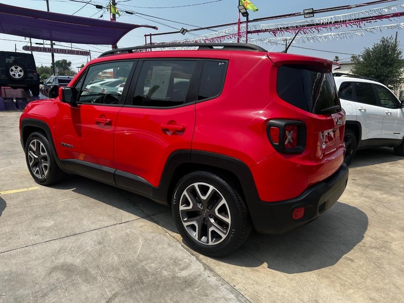 Jeep Renegade Vehicle Full-screen Gallery Image 3