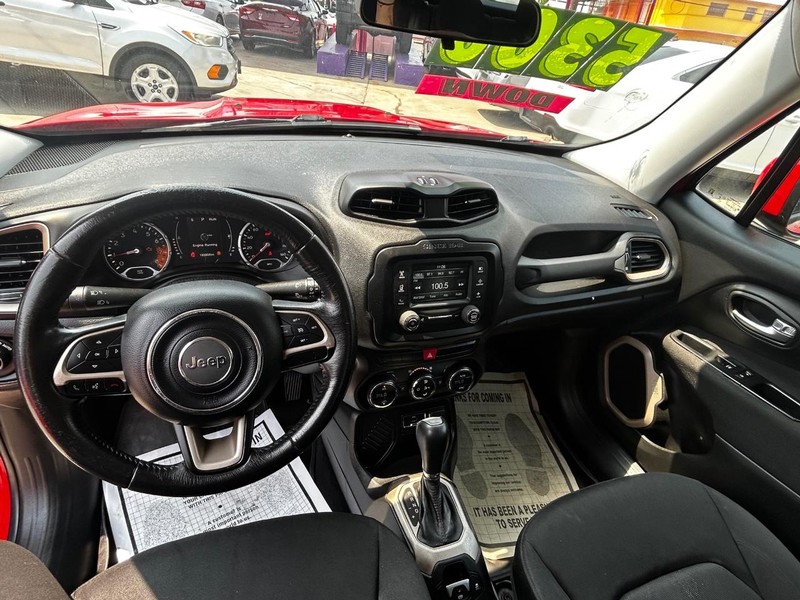 Jeep Renegade Vehicle Full-screen Gallery Image 9