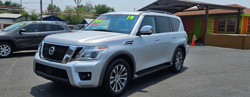 Nissan Armada Vehicle Full-screen Gallery Image 3