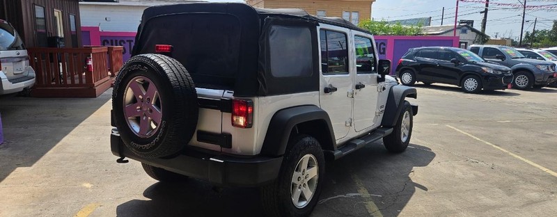 Jeep Wrangler Unlimited Vehicle Full-screen Gallery Image 3