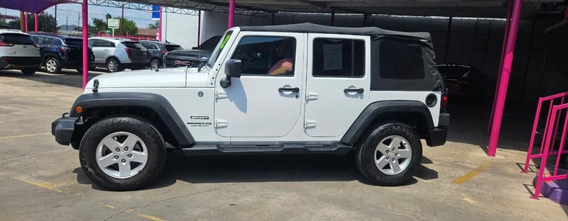 Jeep Wrangler Unlimited Vehicle Full-screen Gallery Image 4