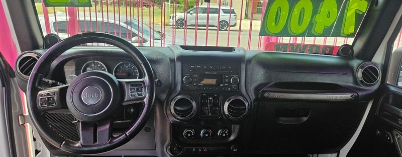 Jeep Wrangler Unlimited Vehicle Full-screen Gallery Image 5