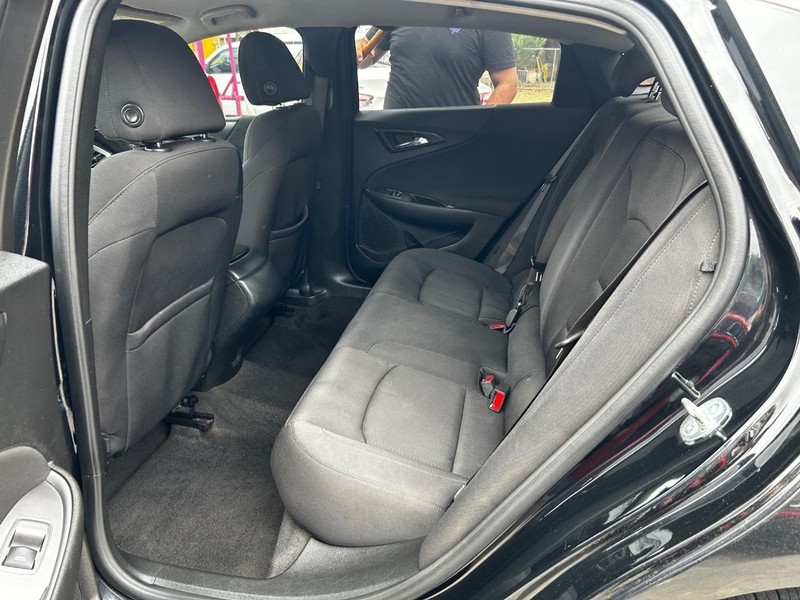 Chevrolet Malibu Vehicle Full-screen Gallery Image 7