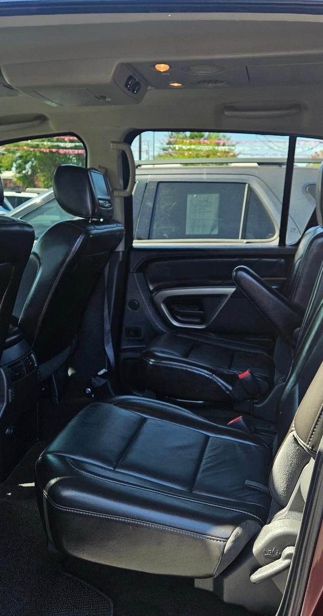 Nissan Armada Vehicle Full-screen Gallery Image 9