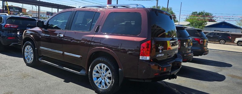 Nissan Armada Vehicle Full-screen Gallery Image 3