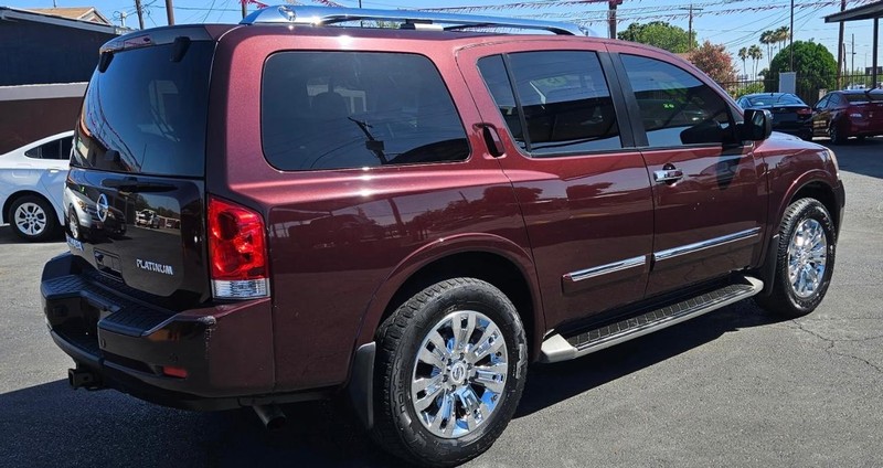 Nissan Armada Vehicle Full-screen Gallery Image 4