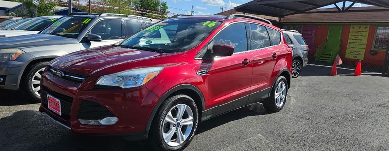 Ford Escape Vehicle Full-screen Gallery Image 2