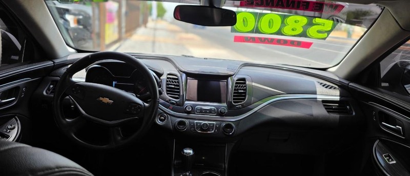 Chevrolet Impala Vehicle Full-screen Gallery Image 10