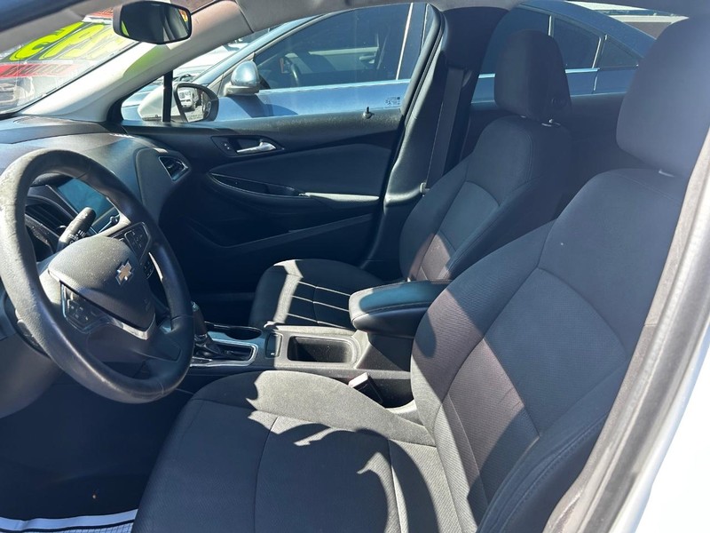 Chevrolet Cruze Vehicle Full-screen Gallery Image 5