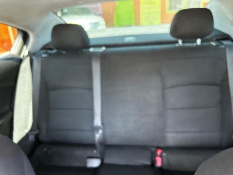 Chevrolet Cruze Vehicle Full-screen Gallery Image 9