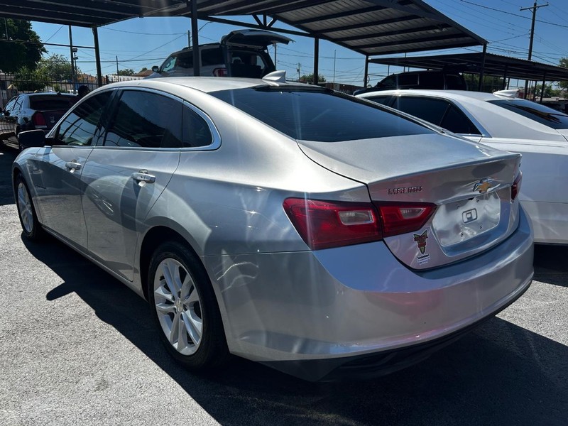 Chevrolet Malibu Vehicle Full-screen Gallery Image 3