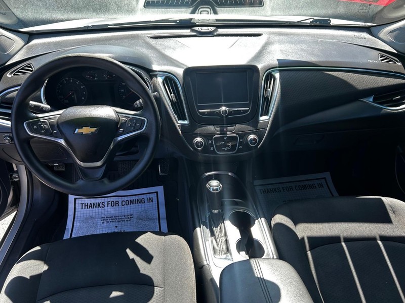 Chevrolet Malibu Vehicle Full-screen Gallery Image 8