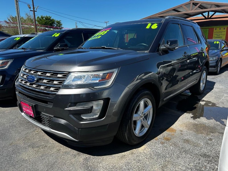 Ford Explorer Vehicle Full-screen Gallery Image 2