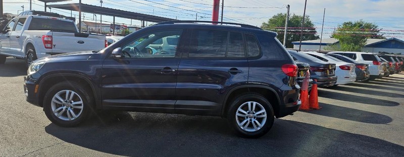 Volkswagen Tiguan Vehicle Full-screen Gallery Image 4