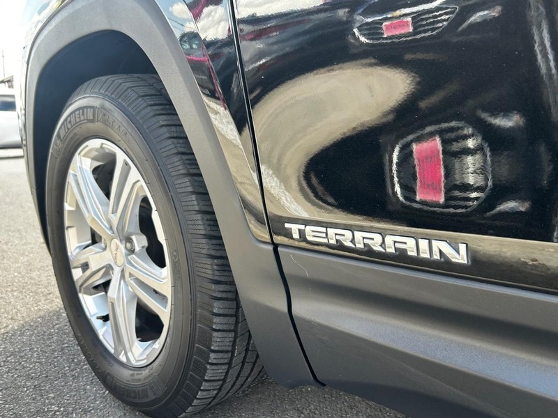 GMC Terrain Vehicle Full-screen Gallery Image 6