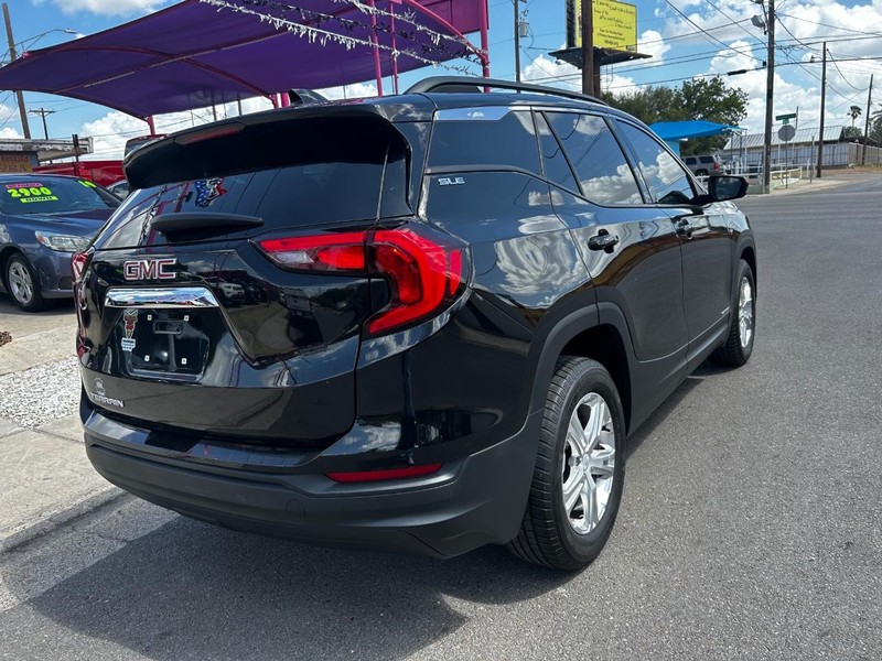 GMC Terrain Vehicle Full-screen Gallery Image 7