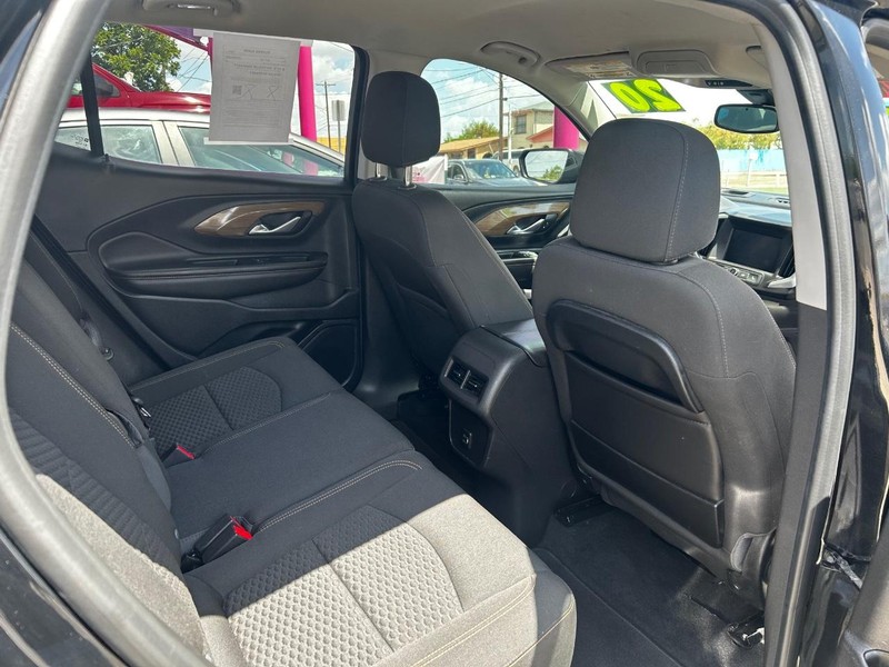 GMC Terrain Vehicle Full-screen Gallery Image 12