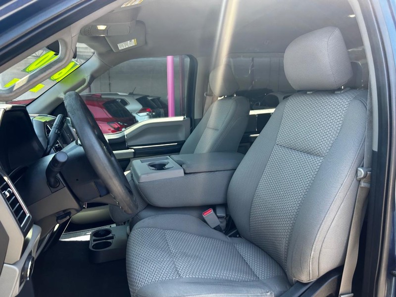 Ford F-150 Vehicle Full-screen Gallery Image 6