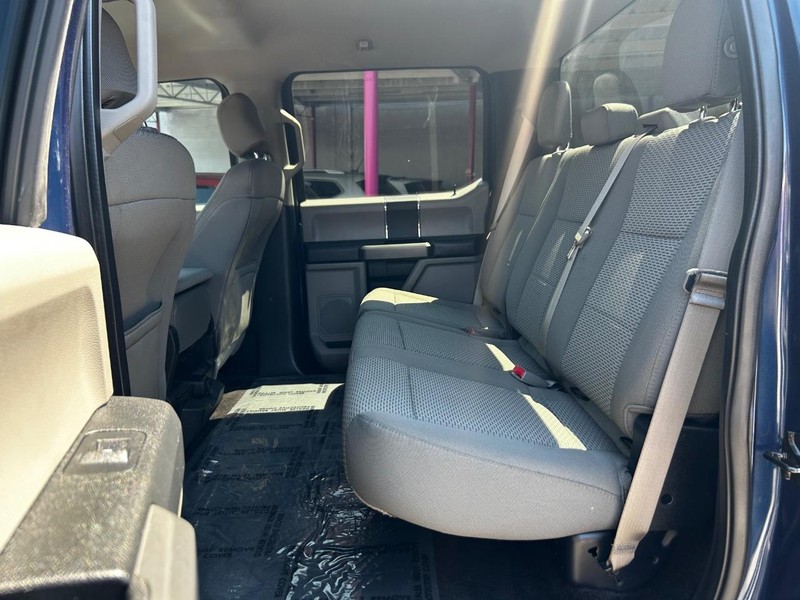 Ford F-150 Vehicle Full-screen Gallery Image 9