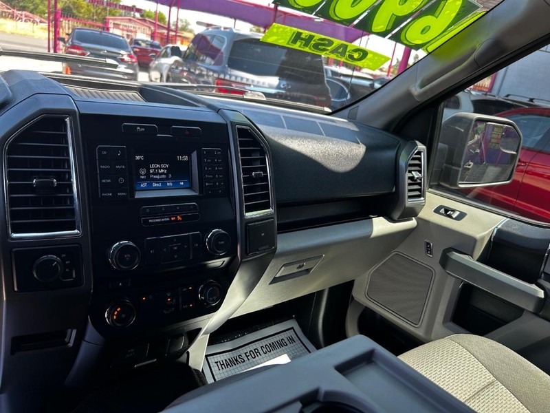 Ford F-150 Vehicle Full-screen Gallery Image 10